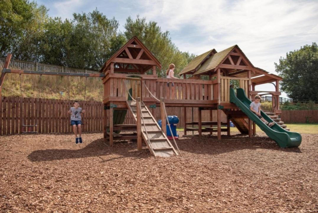 Tunstall View Caravan Holidays At Sand Le Mere Exterior photo
